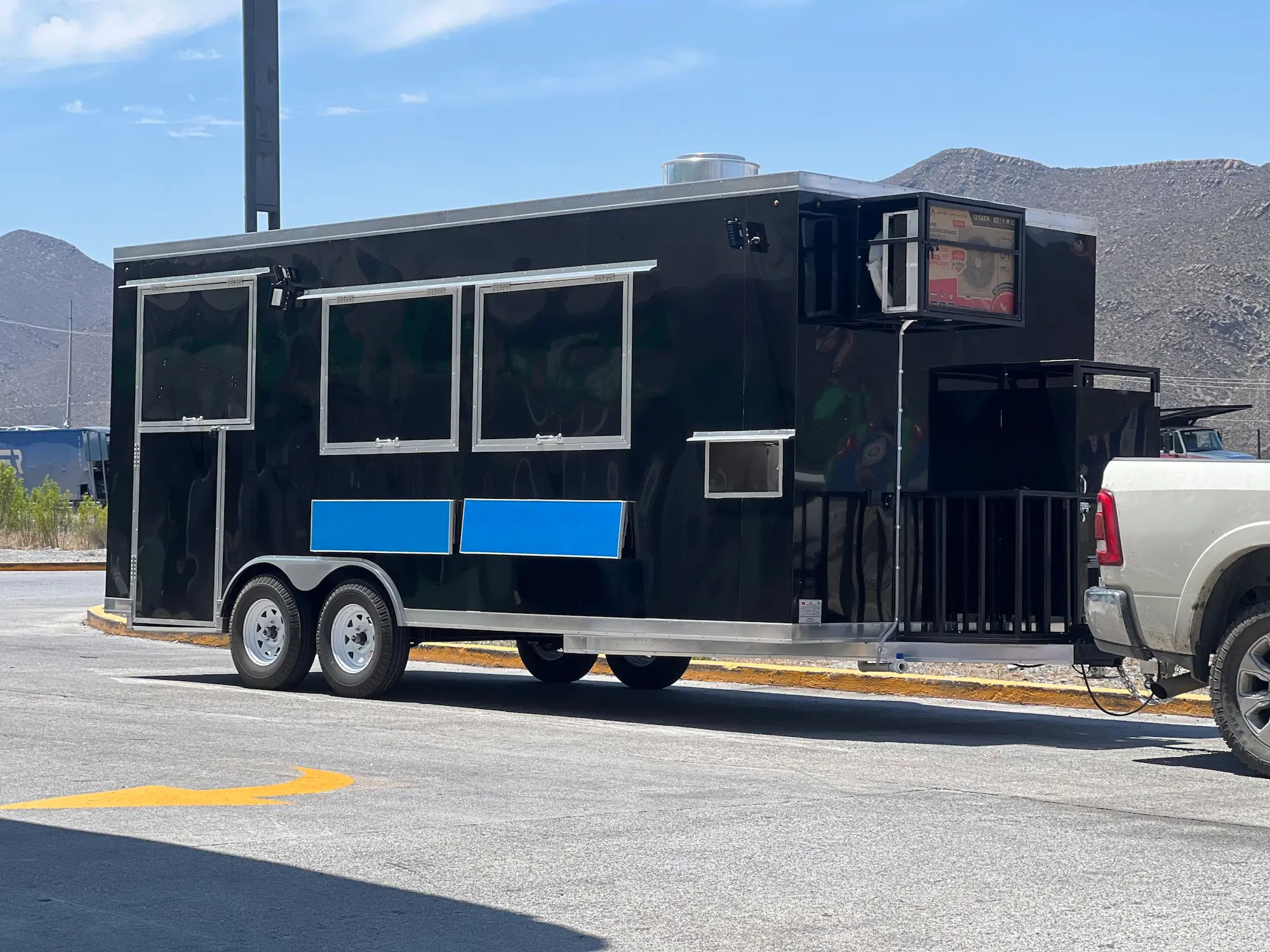 Food Truck Black HM Food Trailers
